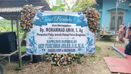 Wujud Empati dan Ungkapan Belasungkawa, Polres Bangkalan Takziah ke Rumah Duka Salah Satu Wartawan di Burneh