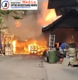 Pabrik Percetakan Di Lalap Si Jago Merah Jalan Simo Katrungan