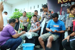 Sambut Hari Bhayangkara ke-78, Polresta Malang Kota Beri Kaki Palsu Untuk Puluhan Disabilitas