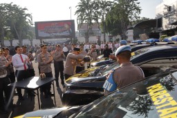 Apel Penyerahan Sarana Mobil dan Laptop Oleh Kapolrestabes Surabaya Kepada Jajaran