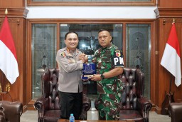 Polrestabes dan Dandenpom V/4 Pererat Soliditas dan Sinergitas Wujudkan TNI – Polri Solid