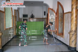 Satgas TMMD ke-120 Kodim 0816/Sidoarjo Bersihkan Masjid Jami' Baitur Ridlwan, Bantu Warga Desa Penambangan