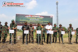 Dukung Program Ketahanan Pangan, Tim Wasev TMMD ke 120 Mabesad Bersama Plt Bupati Sidoarjo Lakukan Penanaman Jagung