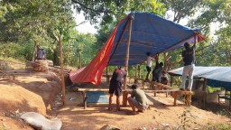 Gerak Cepat Personel Polres Nganjuk Lakukan Penggerebekan Tiga Lokasi Sekaligus Diduga Tempat Judi Sabung Ayam