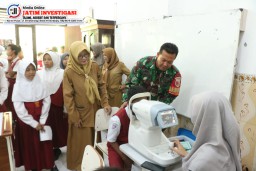 Satgas TMMD Kodim 0816 Bersama RSMM Sosialisasi Pencegahan Penyakit Mata di SDN Penambangan