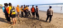 Pencarian Korban Terseret Arus Pantai Batu Belig Terus Dilakukan Oleh Tim Gabungan