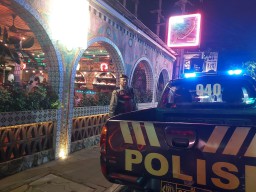 Polsek Kuta Utara Blue Light Patrol Sambangi Kawasan Wisata Di Jalan Batu Bolong