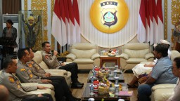Wujud Apresiasi Tugas Polri, Pemkab Gianyar Hibahkan Kendaraan Oprasional kepada Polda Bali