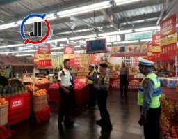 Cegah Kriminalitas di Pertokoan, Polsek Karangpilang Gencar Lakukan Patroli