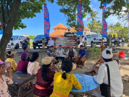 Jumat Curhat Polres Badung di Gelar di Pantai Munggu