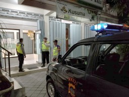 Blue Light Patrol Polsek Abiansemal Rutin Digelar, Ciptakan Rasa Aman &amp; Nyaman di Perbankan