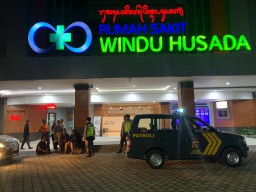 Blue Light Patrol Polsek Abiansemal Sambangi Rumah Sakit, Sampaikan Pesan Kamtibmas