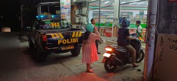 Blue Light Patrol Samapta Polsek Kuta Utara Lakukan ini ke Pengunjung Toko Modern