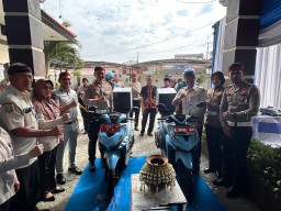 Inovasi Polda Jatim Motor Samsat Dulur Layani Masyarakat Cepat Dekat dan Bersahabat
