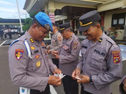 Kapolres AKBP Teguh Priyo Wasono Dampingi Tim Bidpropam Polda Bali Lakukan Gaktibplin