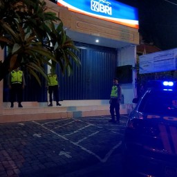 Patroli Biru Polsek Abiansemal Sasar Bank BRI Antisipasi Kriminalitas
