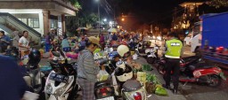 Waspadai Curanmor, Patroli Biru Polsek Abiansemal Himbau Juru Parkir
