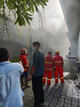 Kebakaran Gudang Gas LPG Jl.Kargo 18 Korban Dilarikan Ke Rumah Sakit