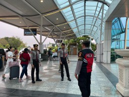 Polres Bandara Ngurah Rai Pengamanan Penumpang di Terminal International
