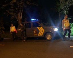 Iptu Suagusdika Pimpin Blue Light Patrol Polsek Abiansemal Sasar Jalur Rawan