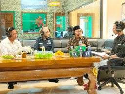 Polres Nganjuk Bersama Radio Cakra Krisna Gelar Talk Show Sambut HANI