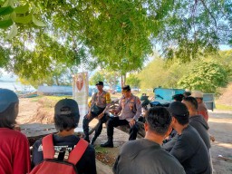 Kapolsek Gilimanuk Gelar Tatap Muka dengan Karyawan CV. Cahaya Baru dalam Program "Jumat Curhat"