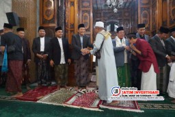 Pemkab Sidoarjo Serahkan Sapi Kurban 1 Ton, H. Subandi Berharap Berkah Buat Semua