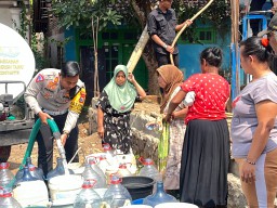 Kado Hari Bhayangkara ke-78 Polres Jember Bangun Sumur Bor Bantu 125 KK Warga Atasi Dampak Kekeringan