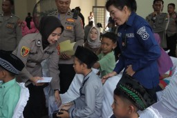 Sambut Hari Bhayangkara ke–78, Polwan Polres Mojokerto Gelar Bakti Kesehatan