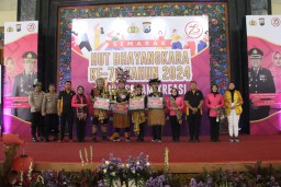 Meriahnya Hari Ulang Tahun Bhayangkara ke 78 Tahun 2024, Polres Bangkalan Gelar Lomba Senam Kreasi Tamang Pung Kisah