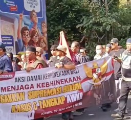 Unjuk Rasa Damai di Polda Bali, Aliansi Kebhinekaan Tuntut AWK di Tangkap dan Diproses Sesuai Dengan Hukum Yang Berlaku