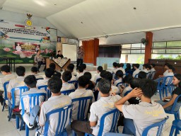 Jumat Curhat Polsek Kuta Utara Cegah Kenakan Remaja di SMK Pariwisata Dalung
