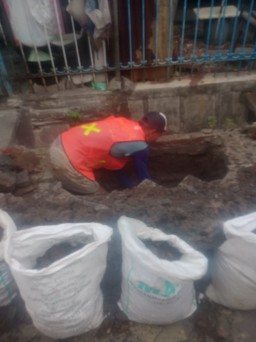 Proyek Pemasangan Pipa HDPE ,PDAM di Kerjakan di Wilayah RW 02 Kupang Segunting