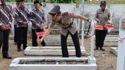 Polres Nganjuk Gelar Upacara Ziarah dan Tabur Bunga Dalam Rangka Memperingati Hari Bhayangkara ke-78