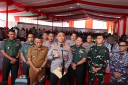 Kapolda Jatim Pimpin Baksos dan Bakkes Serentak di Ponorogo Sambut Hari Bhayangkara ke-78