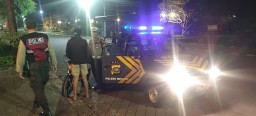 Blue Light Patrol Polsek Mengwi Dialogis Dengan Masyarakat Mengwitani