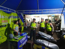 Sambangi Stan Dealer Yamaha, Patroli Biru Polsek Abiansemal Sampaikan Himbauan