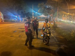 Samapta Polsek Mengwi Dialogis Sampaikan Imbauan Kamtibmas