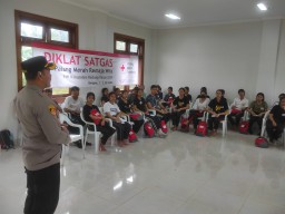 Kapolsek Mengwi Ajak Peserta Diklat Satgas PMR/PMI Kabupaten Badung Untuk Jaga Kamtibmas