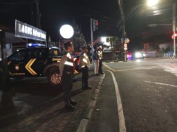 Polsek Mengwi Gelar Blue Light Patrol Atensi Wilayah Lukluk