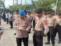 Polres Nganjuk Gencar Lakukan Razia Aplikasi Judi Online di HP Anggota
