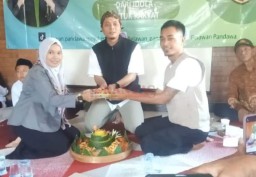 Siswahyu Kurniawan Sebut Evi Sudyar Taruna Wilwatikta Dkk Awali Seniman - Pelukis Dukung Cabup Mojokerto 2024