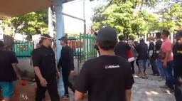 Selamatkan Aset Negara, KAI Daop 8 Surabaya Tertibkan Rumah Dinas di Jalan Gerbong no 11 Surabaya