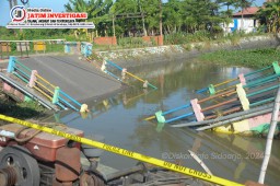 Jembatan Kedungpeluk Ambrol Plt Bupati Subandi Carikan Solusi Jembatan Bailey Ditarget Satu Bulan Selesai