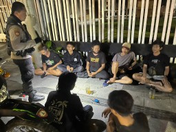 12 Remaja di Surabaya Diamankan Saat Pesta Miras