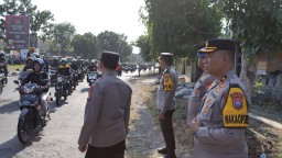 Polres Nganjuk Terjunkan Personel Pengamanan Keberangkatan dan Kepulangan Warga PSHW dalam Kegiatan Suran Agung di Madiun