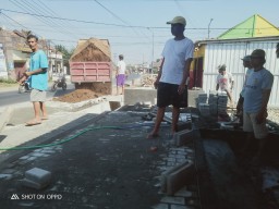 Pembangunan Selokan Lebih Tinggi Dari Jalan ,Warga Desa Kasian Timur Meradang