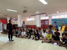 Lapas Narkotika Kelas IIA Pamekasan Kanwil Kemenkumham Jatim Kembali Kedatangan Narapidana Baru dari Rutan Kelas I Surabaya
