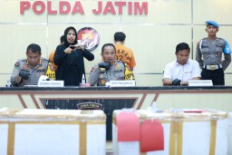 Ditpolairud Polda Jatim Berhasil Ungkap Jual Beli Benih Lobster Illegal di Banyuwangi, Dua Tersangka Diamankan