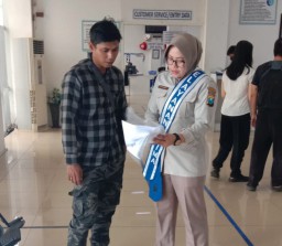 Polisi Satpas Colombo Surabaya Beri Pelayanan Terbaik Pelaksanaan Pemohon Uji Praktek SIM